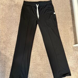 Vuori Black halo essential wide leg. Xl